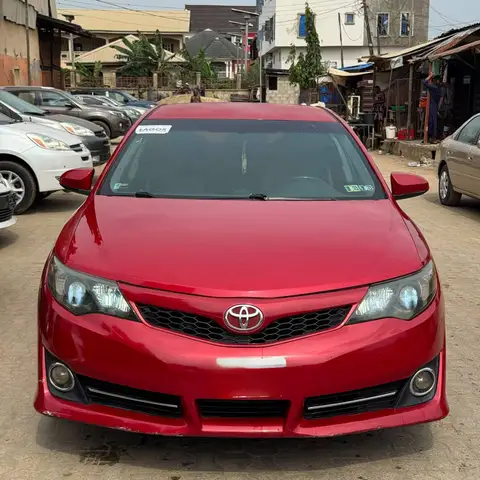 Toyota Camry SE