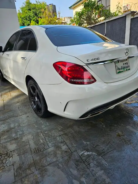 Mercedes Benz C-Class C400