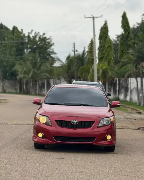 Toyota Corolla LE 