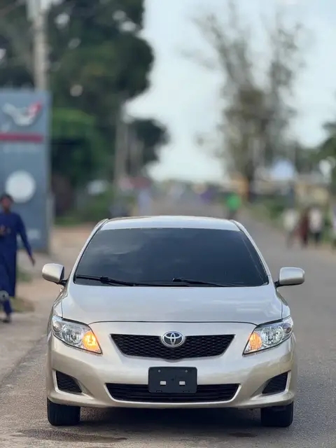 Toyota Corolla LE 