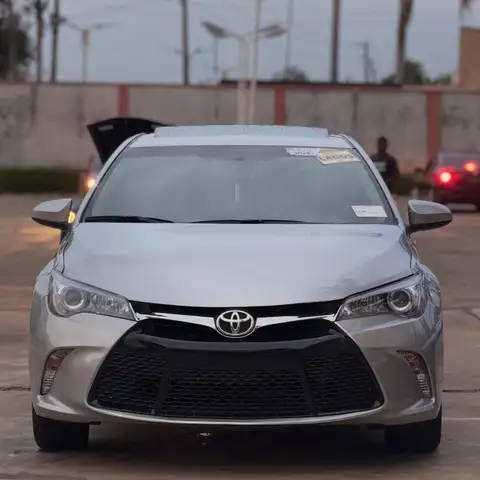 Toyota Camry SE 