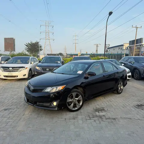 Toyota Camry 2012 TOYOTA CAMRY SE V6 