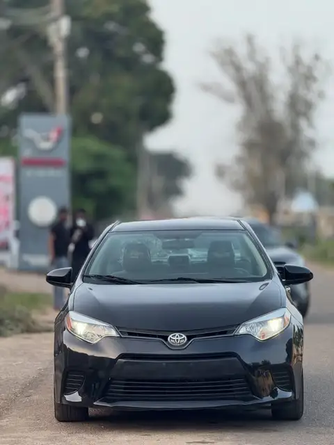 Toyota Corolla LE 