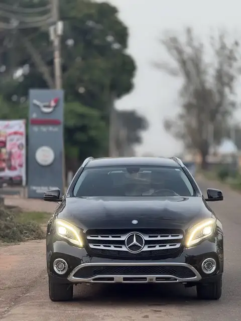 Mercedes Benz GLA-Class GLA 250 4 Matic 