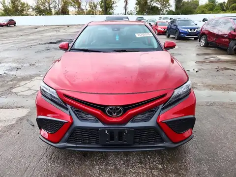 Toyota SE