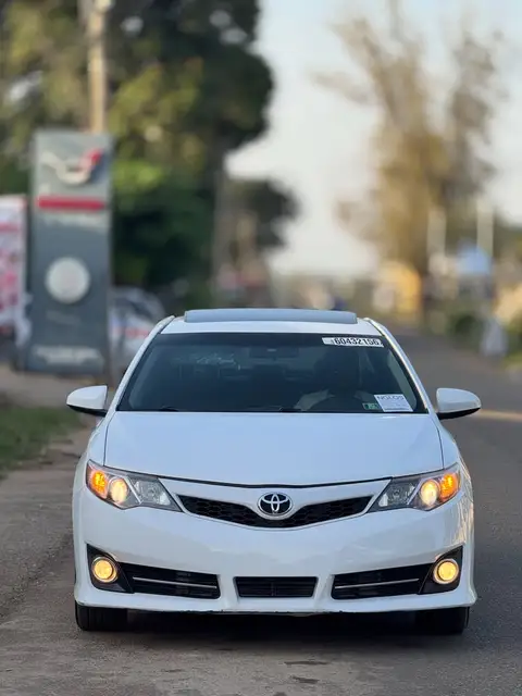 Toyota Camry SE