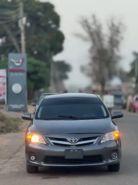 Toyota Corolla LE 