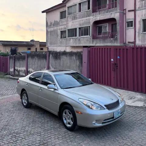 Lexus ES ES 300h Urgent sales Lexus ES330